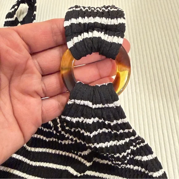 New Look Women’s Ribbed One Piece Swimsuit Striped Black & White Minimalist sz S - Picture 6 of 12